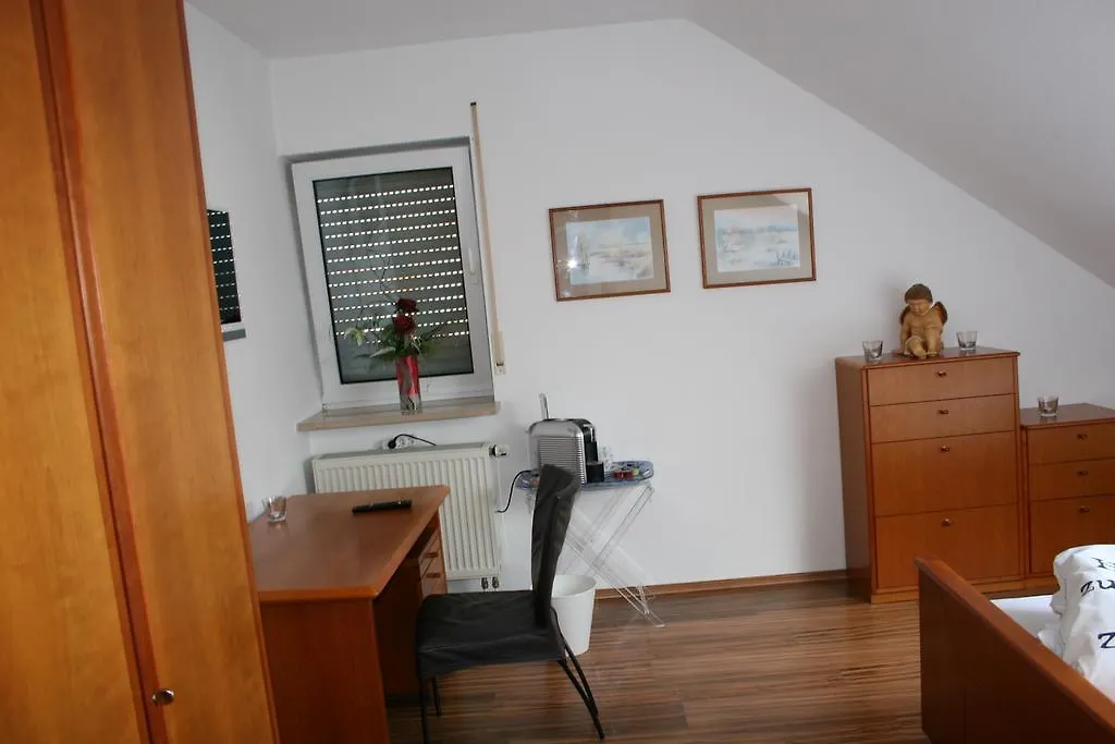 Gastezimmer Hausackerweg Holiday home Erlangen